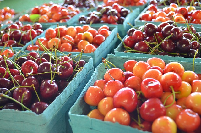laguna beach farmers market a saturday morning tradition www.lagunabeachcityguide.com laguna beach farmers market a saturday morning tradition cherries at the farmers market
